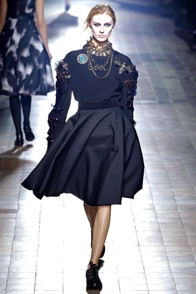 Look 46